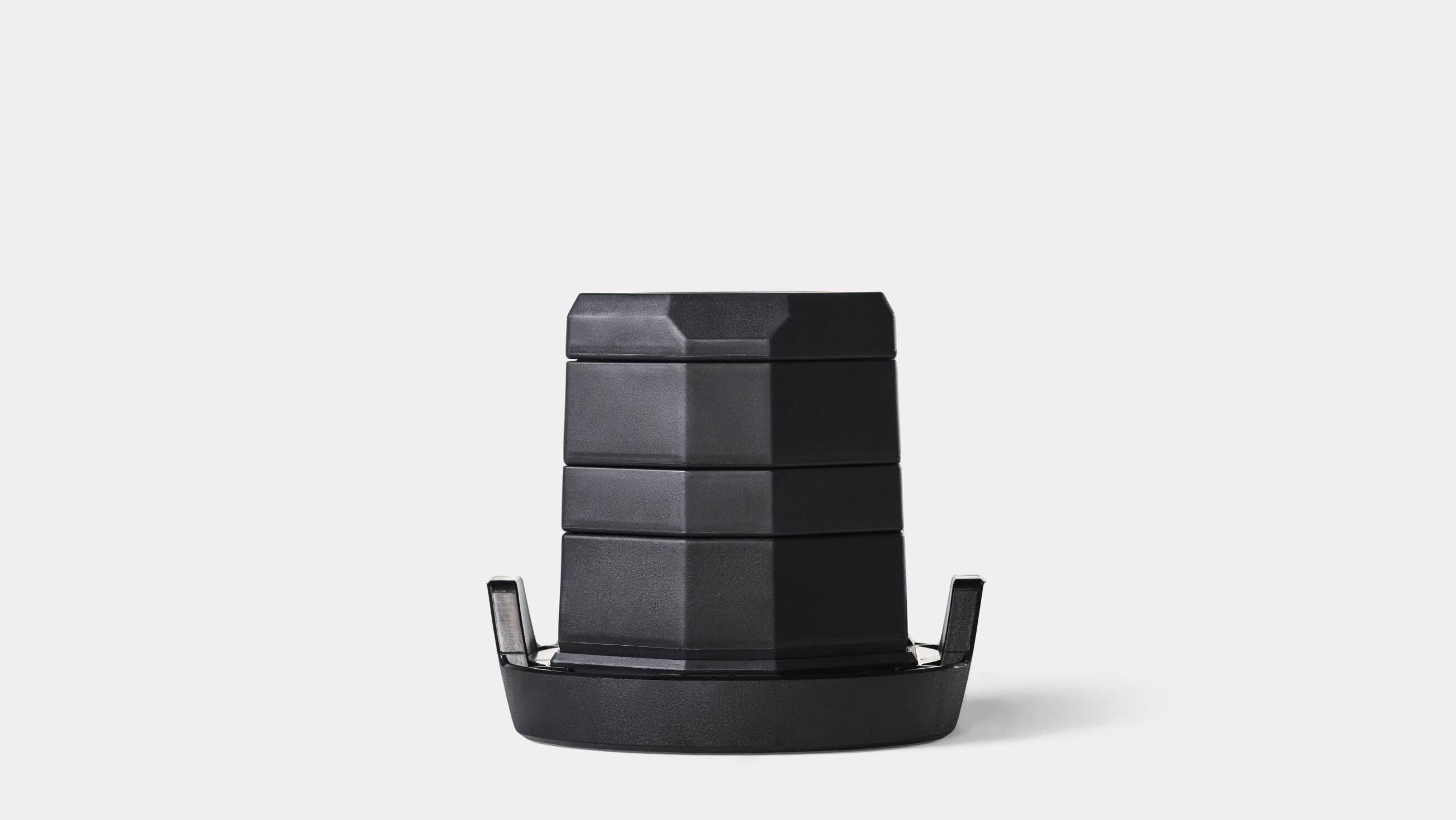 The weight plates that stack inside the 840 kettlebell